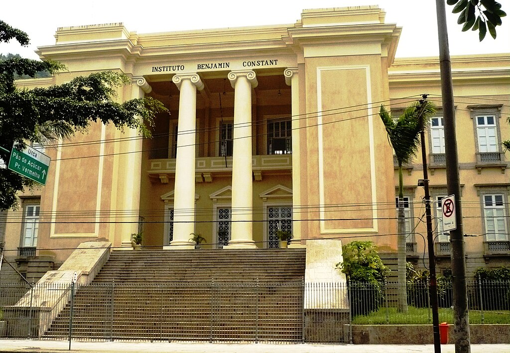 Carlos Luis M C da Cruz, Public domain, via Wikimedia Commons